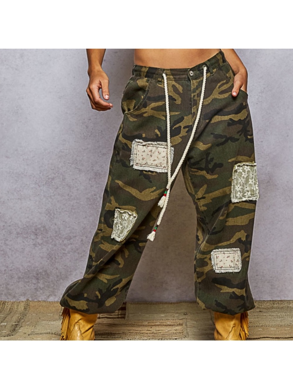 POL Contrast CAMO Printed Twill Patches Elastic Cuff Woven Pant - L